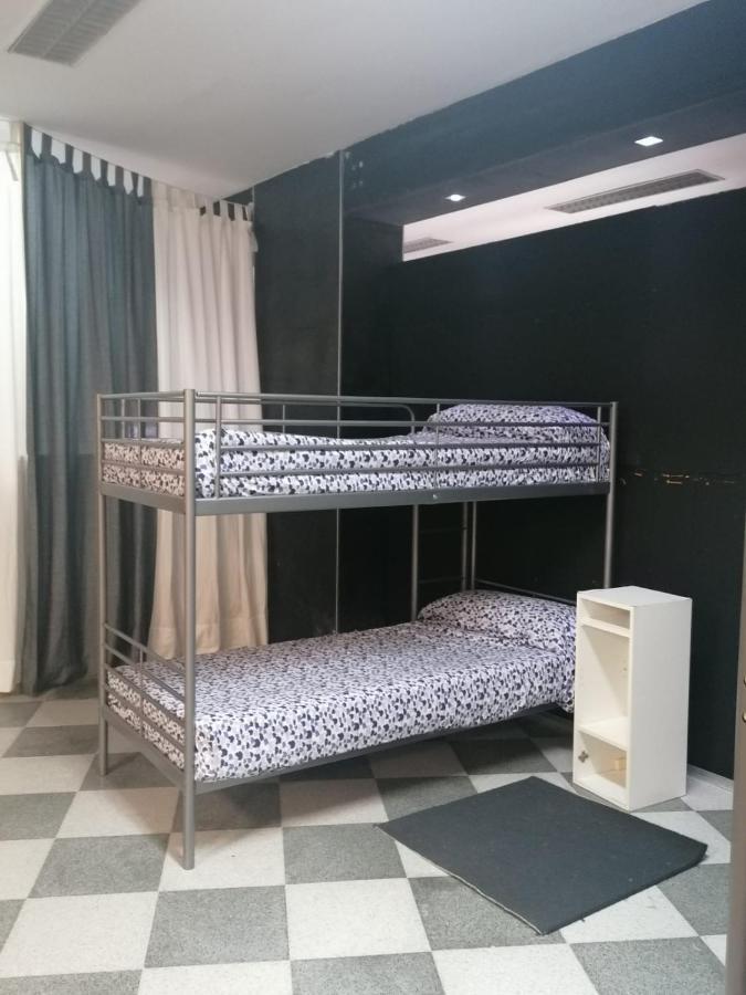 Hostal Casa Rosa Madrid Esterno foto